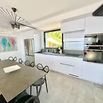 650, Vue Magnifique, Entierement Renovee Avec Piscine